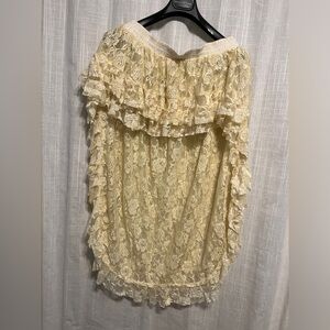 Women low front/long back lacey skirt, queen, butter cream color